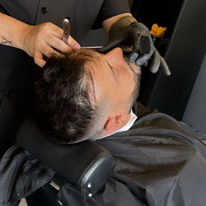 Corte y barba (Ritual toallas) — Barbería Leyenda Getafe